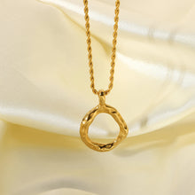 Load image into Gallery viewer, RING PENDANT NECKLACE