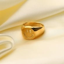Load image into Gallery viewer, Smiling Face Ring