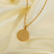 Load image into Gallery viewer, STAR PENDANT NECKLACE