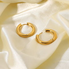 Load image into Gallery viewer, Gold Earrings