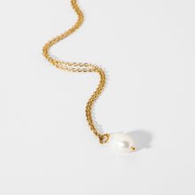 Load image into Gallery viewer, Pearl Pendant Necklace