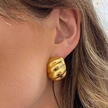 Load image into Gallery viewer, Half Round Bread Earrings