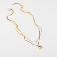 Load image into Gallery viewer, Square Zircon Pendant Necklace