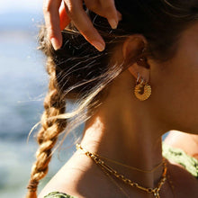 Load image into Gallery viewer, Twissted Pattern Earring