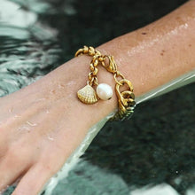 Load image into Gallery viewer, Cuban Chain Bracelet with Shell and Pearl Decoration