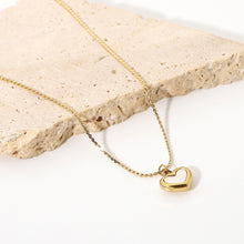 Load image into Gallery viewer, Whtie Stone Heart Necklace