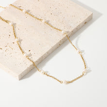 Load image into Gallery viewer, MULTI-PEARL CHOKER NECKLACE
